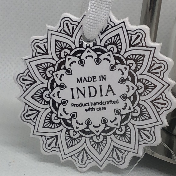 🩶🤍 Beautiful Silver with White Sand Hourglass ⌛️ NWT 🤍🩶 - Picture 2 of 4